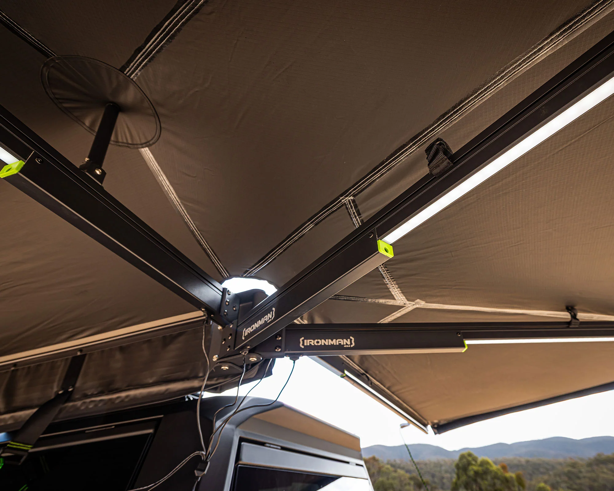 Deltawing 270° XL Awning (LHS, Unsupported) - Image 3