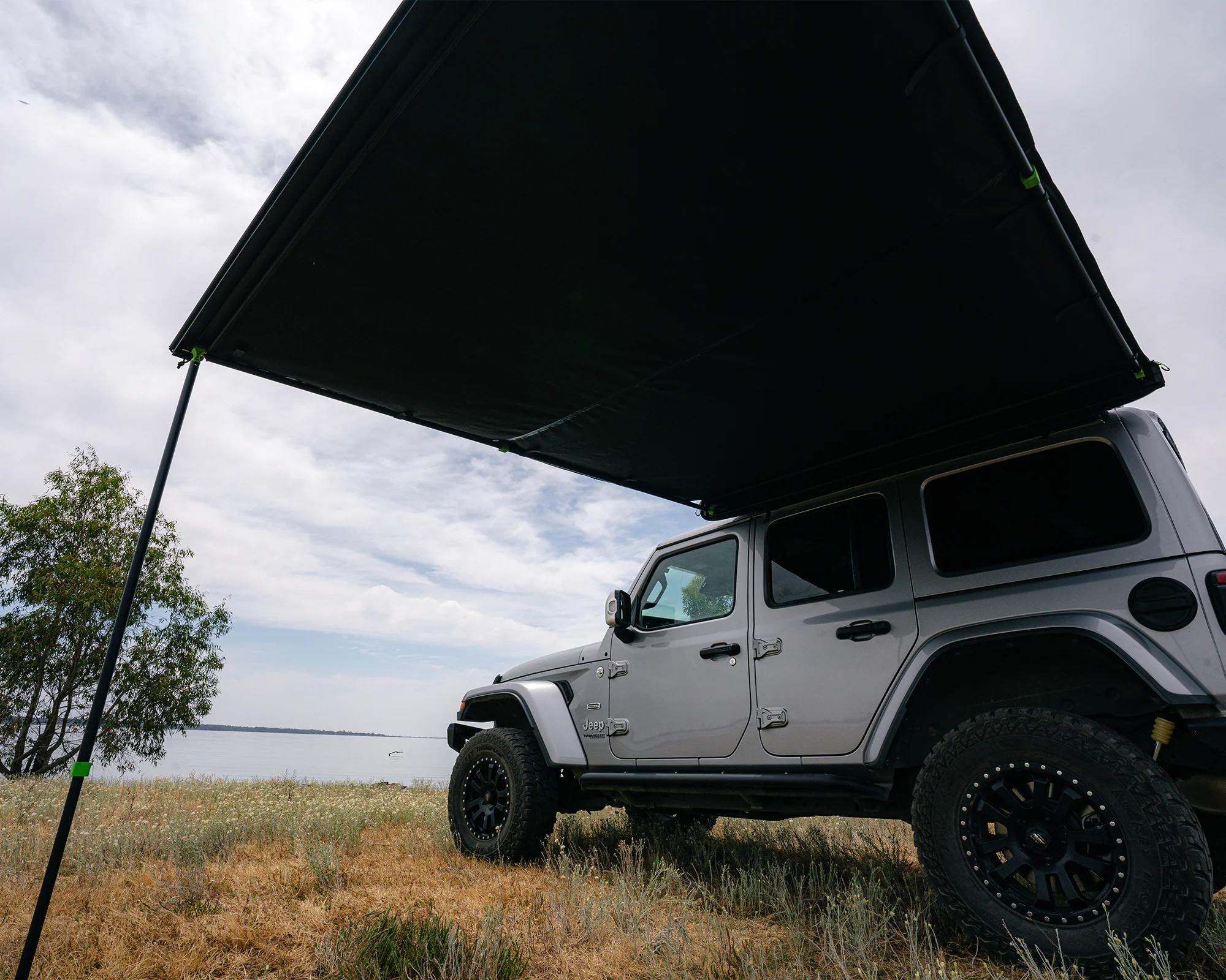 Deltawing 90° Awning (2m x 2.5m) - Image 3