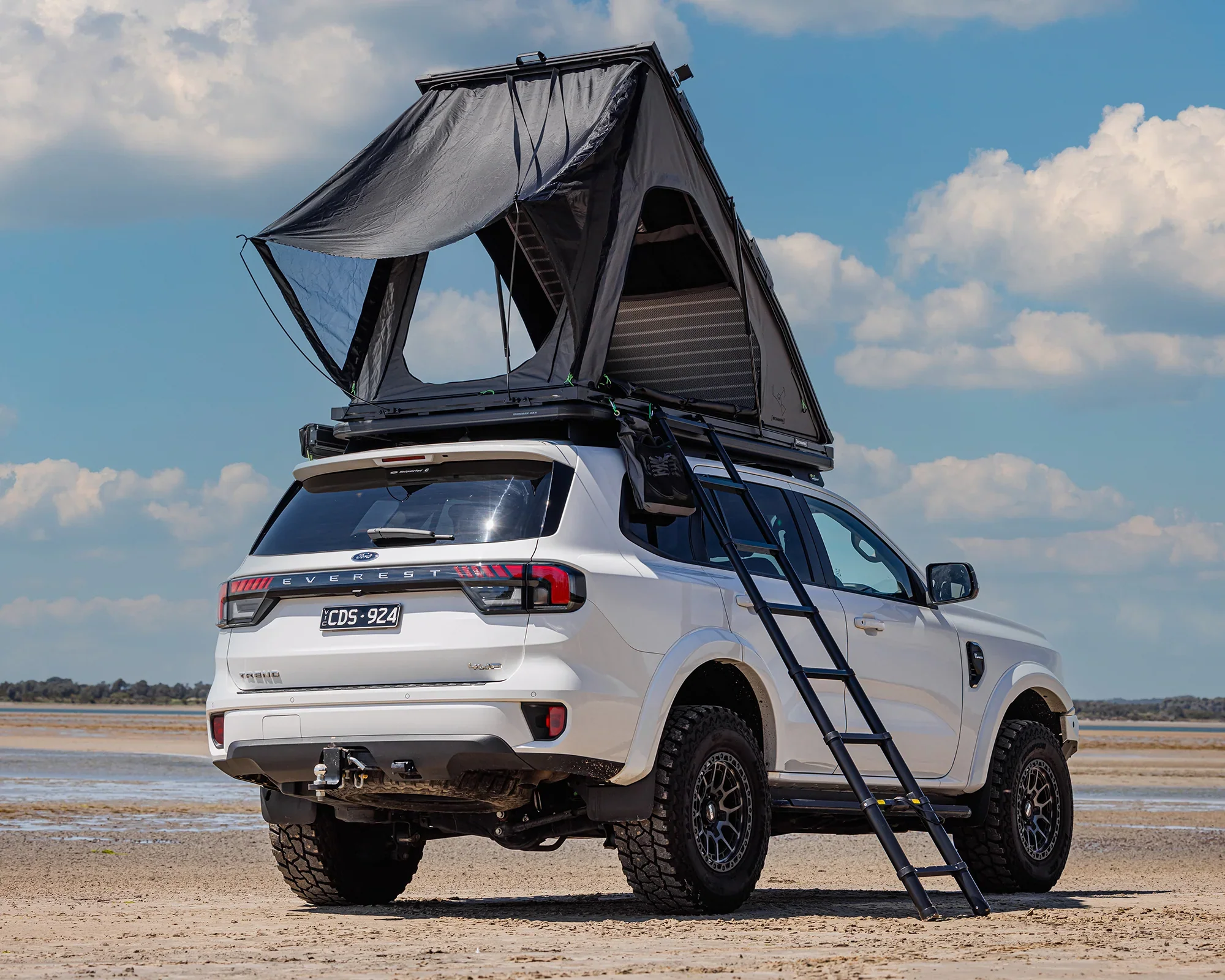 Orion 1200 - Lightweight Hardshell Rooftop Tent - Image 2