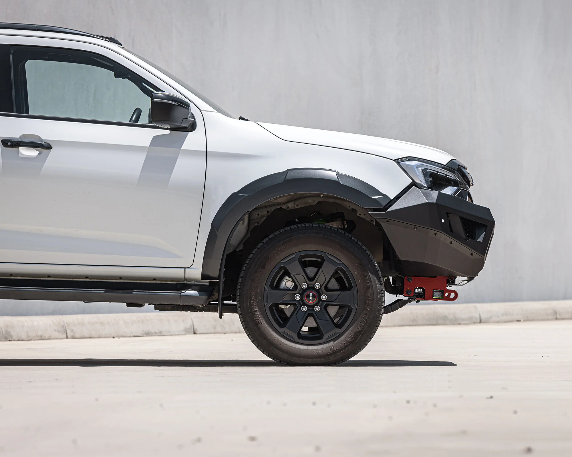 Raid Bull Bar & Lights Kit - Image 2